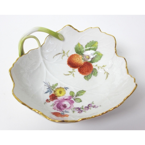 553 - A Meissen pierced basket