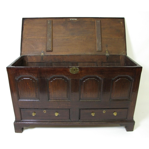 601 - An 18th century oak dower chest