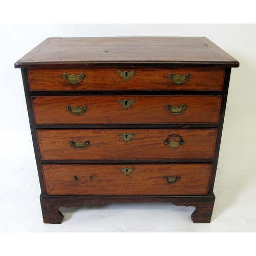 622 - A Georgian inlaid chest of drawers