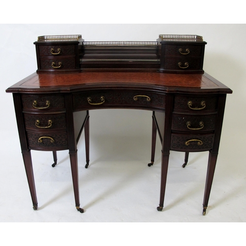 633 - A good early 20th century mahogany desk in the style of Carlton House