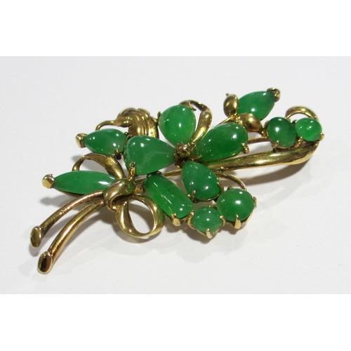 64 - A Chinese 14kt gold bug brooch