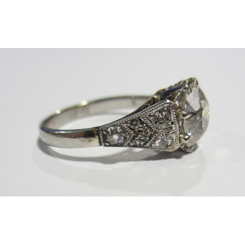 85 - An Art Deco style solitaire diamond ring