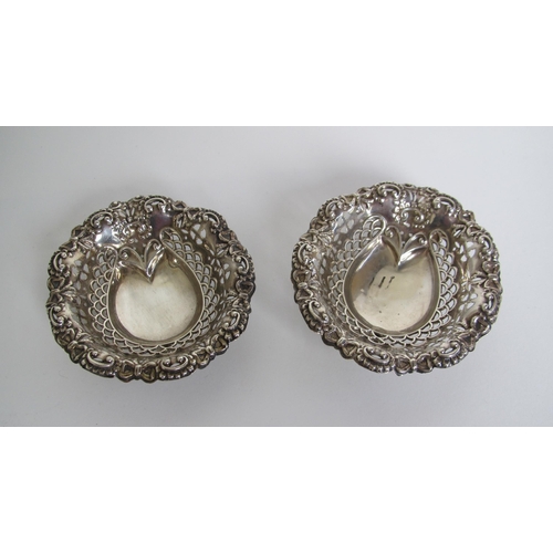 225 - A pair of Edwardian silver bon bon dishes