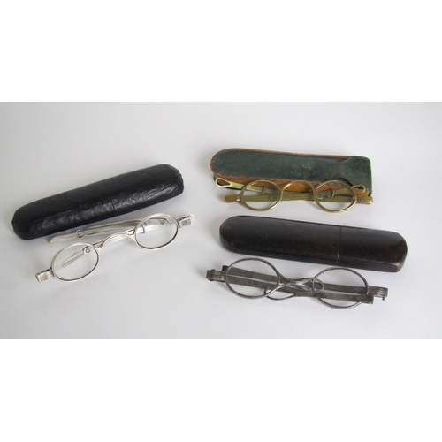 226 - A pair of cased Georgian silver spectacles