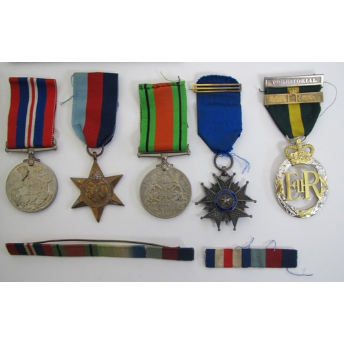 287 - A War Medal and Victory Medal to S536 Pte. R. Pollock H.L.I