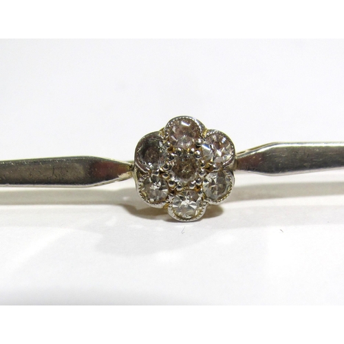 58 - An Edwardian 15 ct gold diamond set bar brooch