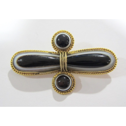 59 - A Victorian banded agate cruciform brooch