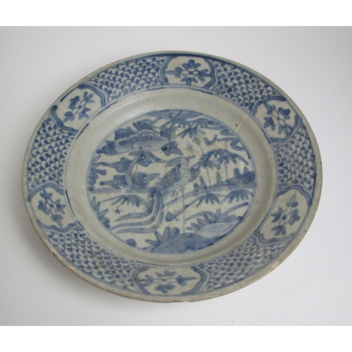 668 - A Swatow blue and white soup plate