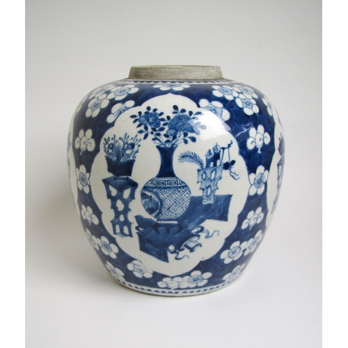 669 - A Chinese blue and white ginger jar