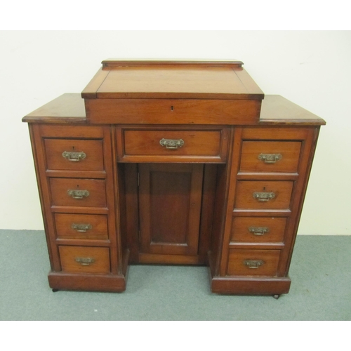 825 - A Victorian mahogany kneehole desk