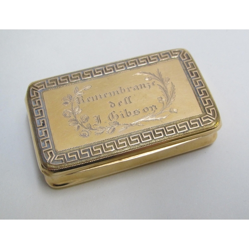 220 - An 18ct gold snuff box