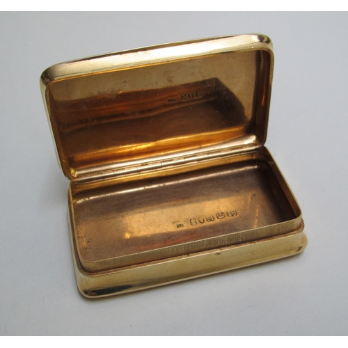 220 - An 18ct gold snuff box