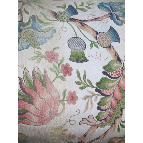 659 - A pair of silk curtains