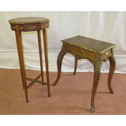 752 - A Victorian octagonal two tier plant stand