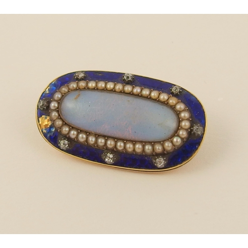 113 - A Victorian brooch