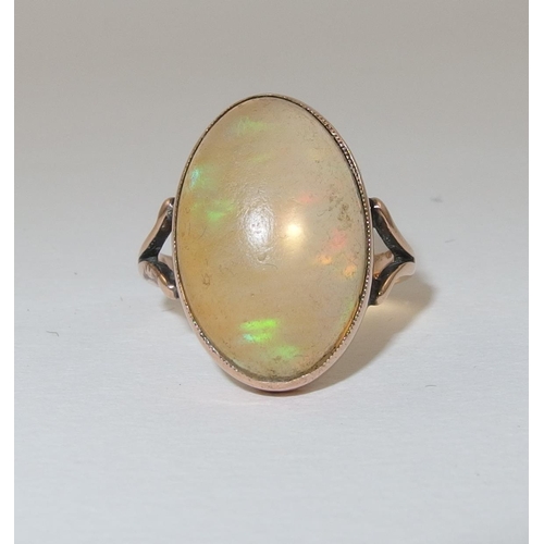 121 - An Edwardian water opal ring