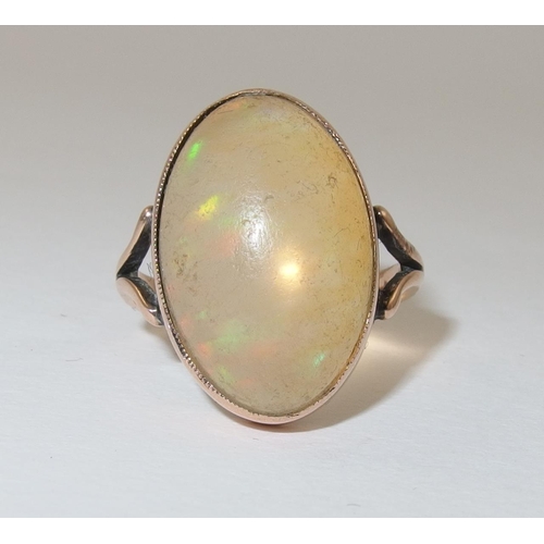 121 - An Edwardian water opal ring