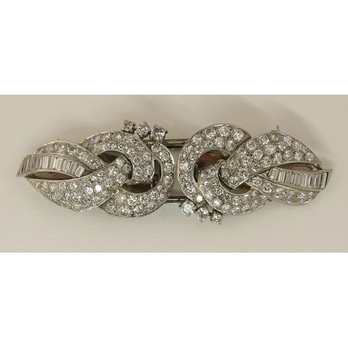 149 - A diamond set Art Deco clip