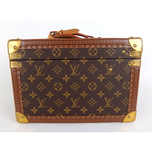 283 - Louis Vuitton vanity case