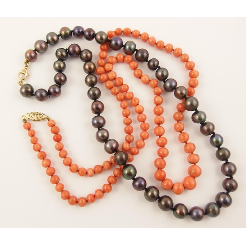 61 - A string of graduated coral beads