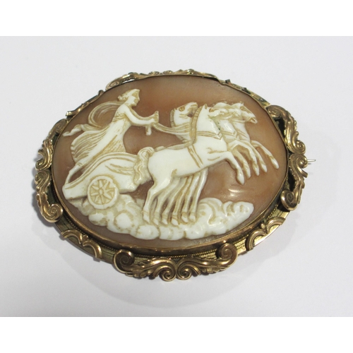 19 - A late Victorian oval cameo brooch