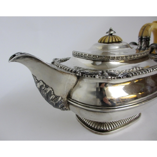 193 - A George III silver teapot