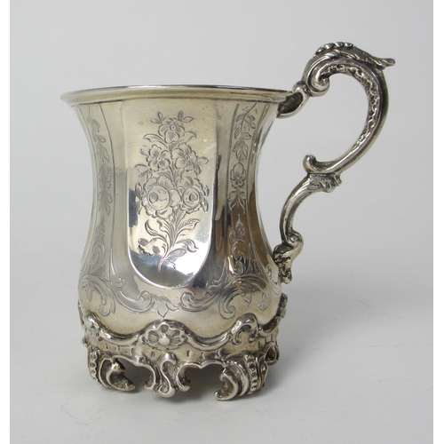 195 - A Victorian silver tankard