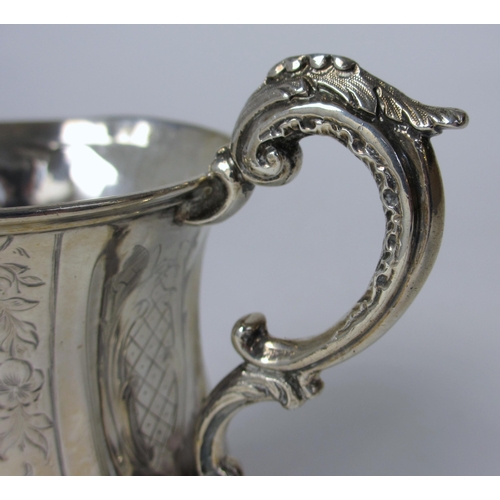 195 - A Victorian silver tankard