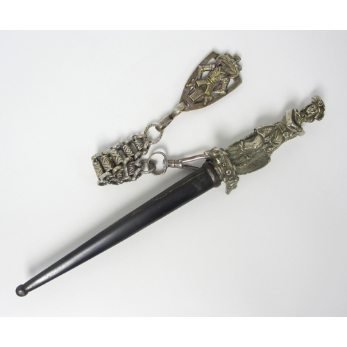 257 - A dagger with 19th Century Scotsman modelled handle