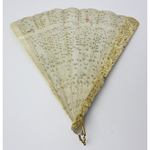 602 - A Chinese export ivory fan