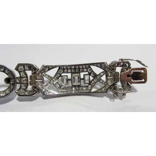 65 - An Art Deco platinum and diamond bracelet