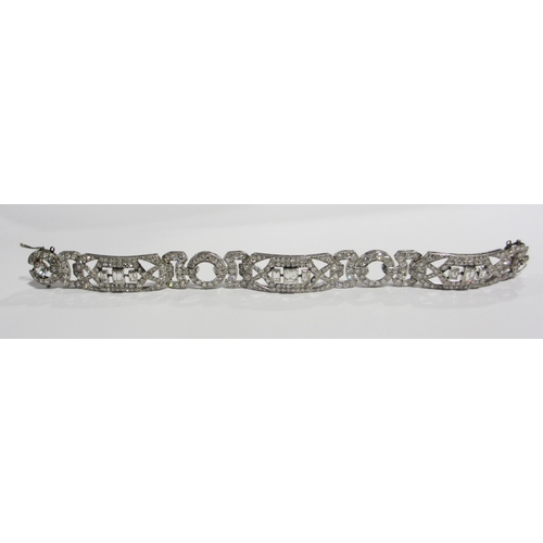 65 - An Art Deco platinum and diamond bracelet