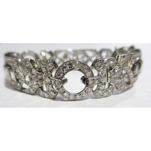 65 - An Art Deco platinum and diamond bracelet