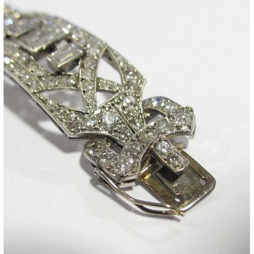 65 - An Art Deco platinum and diamond bracelet