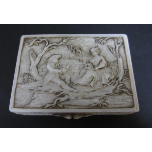 671 - A French ivory compact