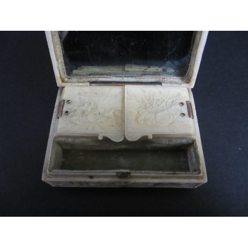 671 - A French ivory compact