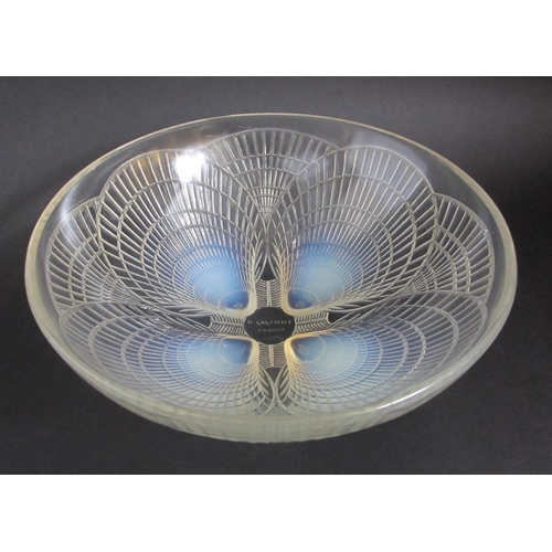 689 - A R. Lalique Coquille pattern opalescent glass bowl