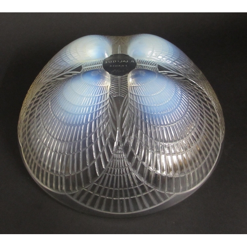 689 - A R. Lalique Coquille pattern opalescent glass bowl