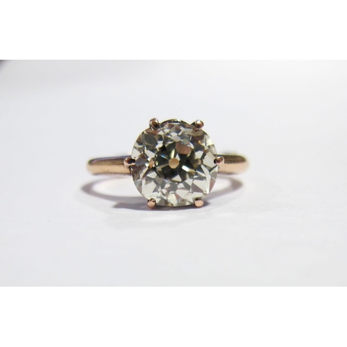 70 - An impressive Edwardian solitaire diamond ring