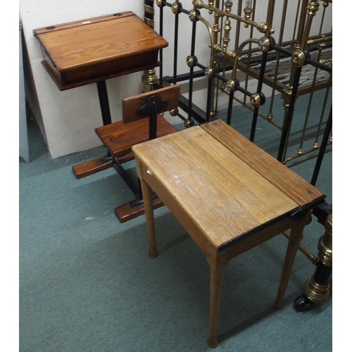 124 - A lot of two early 20th century children's school desks (2)