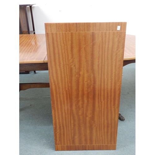 104 - A 20th century mahogany drum table with leather skiver top over four drawers on quadrupedal base, 75... 