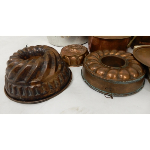 Sold at Auction: VINTAGE CAST IRON BUNDT PAN