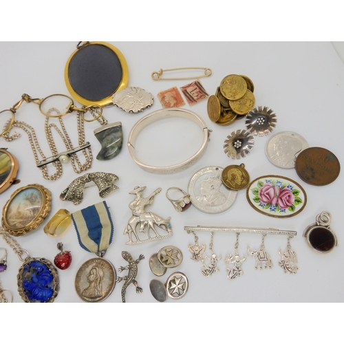 741 - A silver bangle, Siam brooch, A Hair art Mourning brooch, a silver lizard brooch and other items