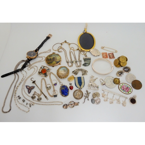 741 - A silver bangle, Siam brooch, A Hair art Mourning brooch, a silver lizard brooch and other items