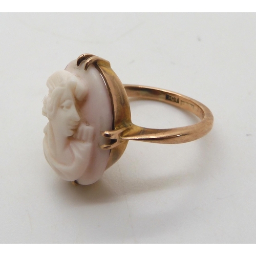 Vintage Women's Ring 18k Gold Plated Black on White Cameo Clear