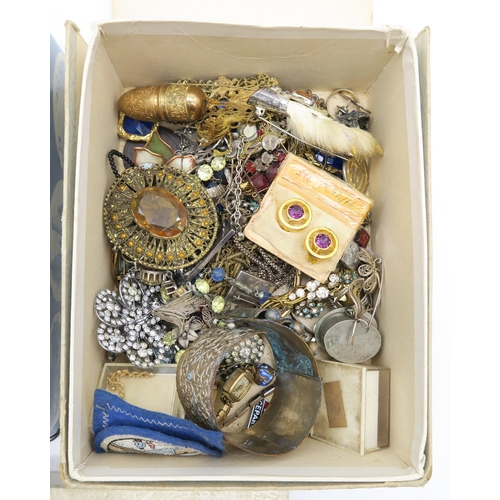 381 - A large quantity of vintage watches and loose components, assorted costume jewellery and a London si... 