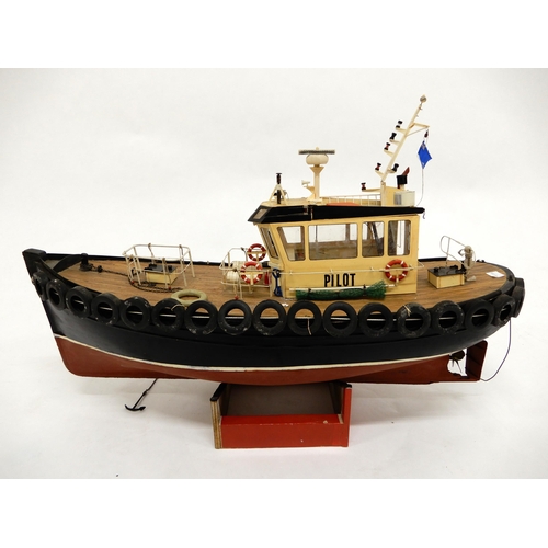 471 - A model boat of an Aberdeen Pilot Boat No2 fitted with battery motor, 50cm high x 74cm long x 27cm d... 