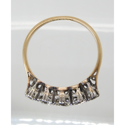 2750 - A FIVE STONE DIAMOND RINGmounted in 18ct yellow gold and platinum. Set with estimated approx 0.75cts... 