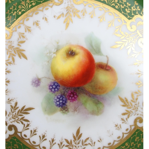 2207 - A ROYAL WORCESTER CABINET PLATEpainted with a central cartouche of apples and blackberries, surround... 