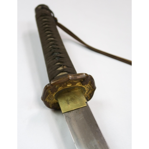 2659 - A JAPANESE SHOWA-ERA SHIN GUNTO SWORD, WITH BRITISH ATTRIBUTIONThe machine-made blade mounted with b... 